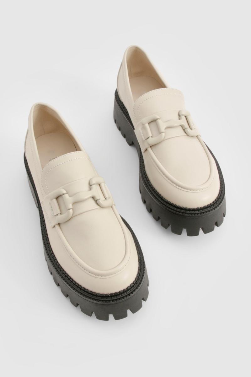 Лофери з масивним металевим оздобленням