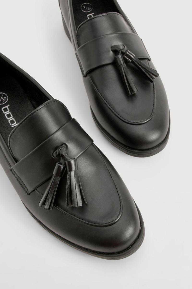 Лофери з китицями